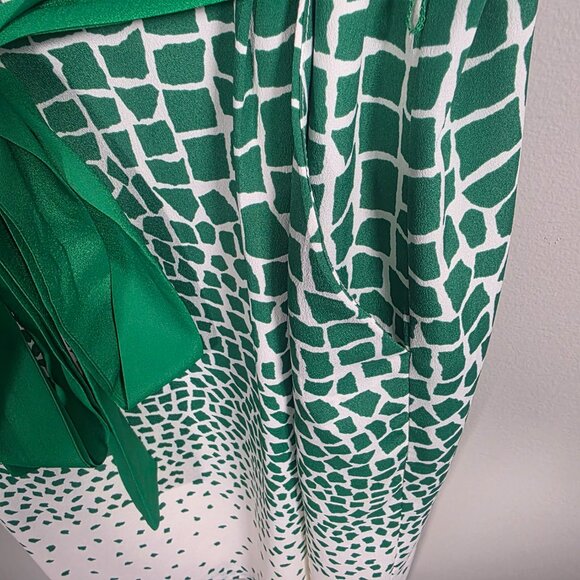 Eliza J Green & White Pocketed Dress, Size 18W‎ - Picture 6 of 9